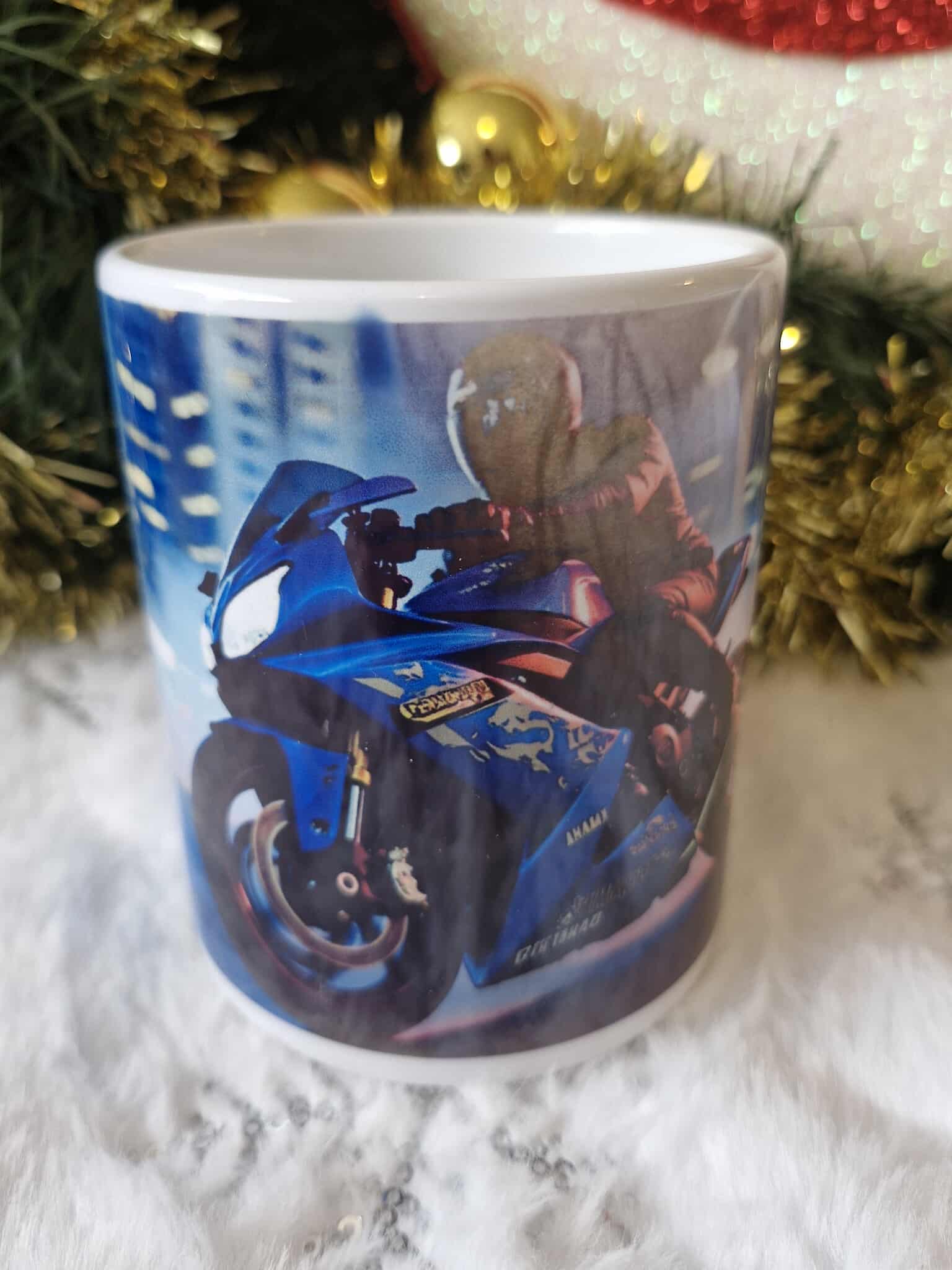 🏍️🔥 Mug Blanc Standard – Moto Sportive Bleu Nuit